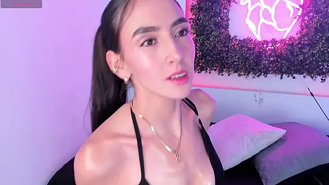 Snapshot of Itzel_Geneva chatting on 02/07/26, 12:42 Itzel Geneva online show from 02/07/26, 12:42