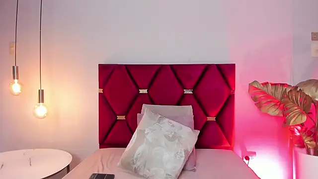 TessaMonroee online show from 02/05/26, 06:12