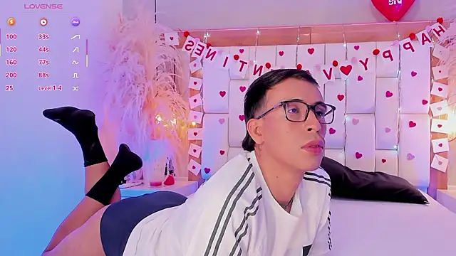 Mr aronnn  online show from 02/15/26, 03:25