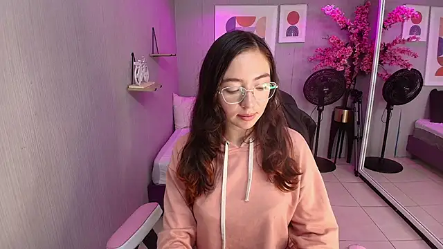 Veronica miiller online show from 04/14/26, 07:31