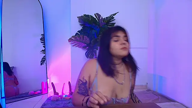 Dakota-bluu online show from 02/05/26, 04:55