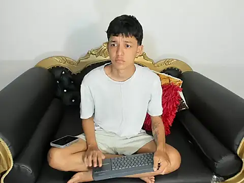 Snapshot of jisus_catt chatting on 02/08/26, 12:08 jisus catt online show from 02/08/26, 12:08