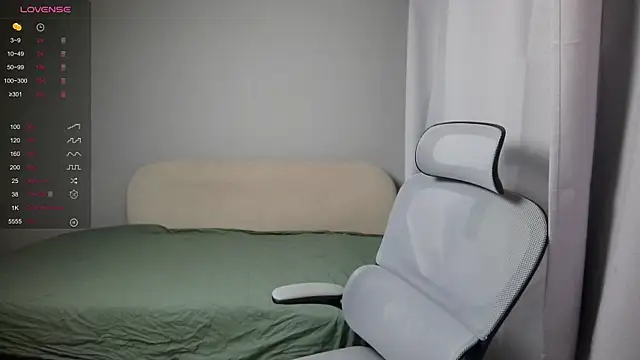 Snapshot of LeonBoykisser chatting on 02/12/26, 01:28 LeonBoykisser online show from 02/12/26, 01:28