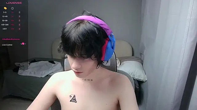 Snapshot of LeonBoykisser chatting on 02/13/26, 12:23 LeonBoykisser online show from 02/13/26, 12:23