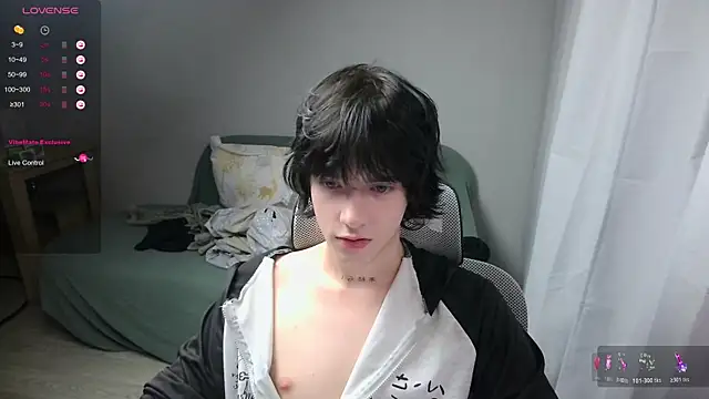 Snapshot of LeonBoykisser chatting on 02/16/26, 10:50 LeonBoykisser online show from 02/16/26, 10:50