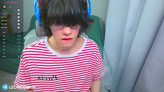 LeonBoykisser online show from 04/02/26, 02:58