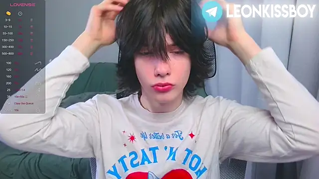 LeonBoykisser online show from 04/10/26, 07:07