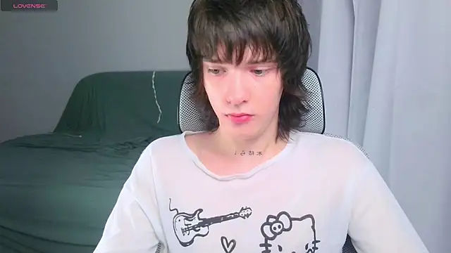 Snapshot of LeonBoykisser chatting on 07/08/26, 02:38 LeonBoykisser online show from 07/08/26, 02:38