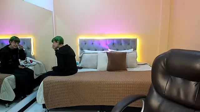 Snapshot of Bela_Craxkerr chatting on 02/23/26, 12:13 Bela Craxkerr online show from 02/23/26, 12:13