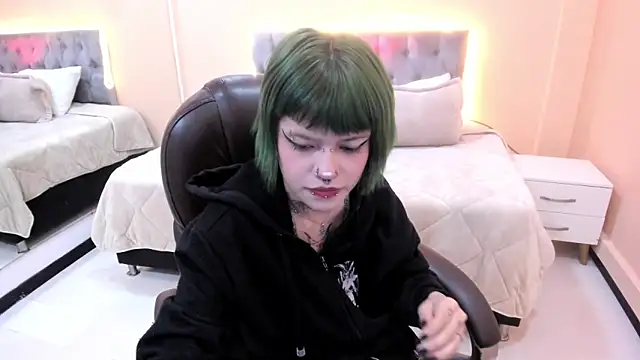 Snapshot of Bela_Craxkerr chatting on 02/24/26, 12:47 Bela Craxkerr online show from 02/24/26, 12:47