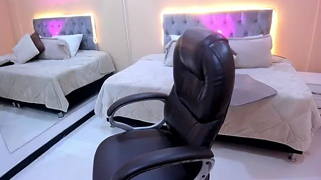 Snapshot of Bela_Craxkerr chatting on 03/03/26, 12:33 Bela Craxkerr online show from 03/03/26, 12:33