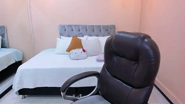 Bela Craxkerr online show from 04/13/26, 12:43