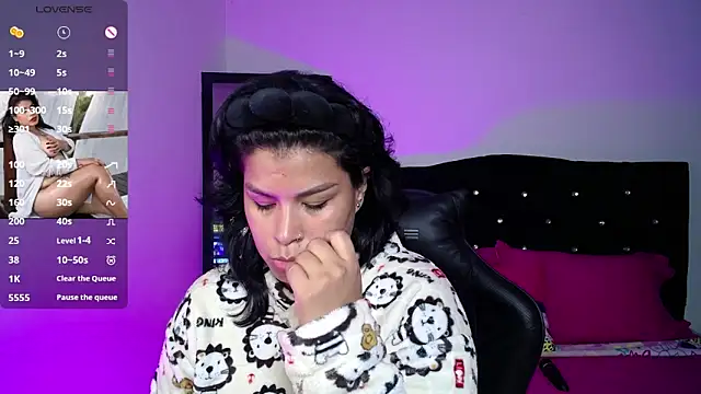 Snapshot of Aurora_sanchess chatting on 02/19/26, 02:46 Aurora sanchess online show from 02/19/26, 02:46