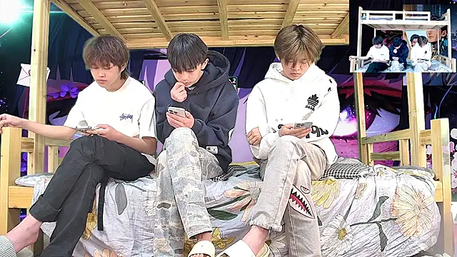 xiaohuangren01 online show from 03/02/26, 07:15