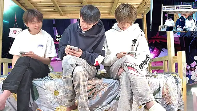 xiaohuangren01 online show from 03/03/26, 03:34