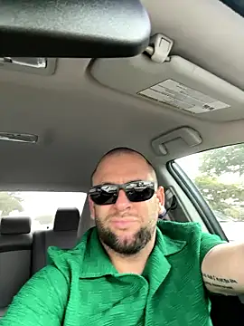 Snapshot of J_thebeastxxx chatting on 01/18/26, 09:51 J thebeastxxx online show from 01/18/26, 09:51