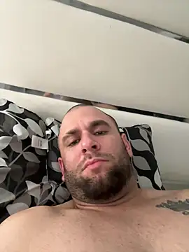 Snapshot of J_thebeastxxx chatting on 02/22/26, 02:02 J thebeastxxx online show from 02/22/26, 02:02