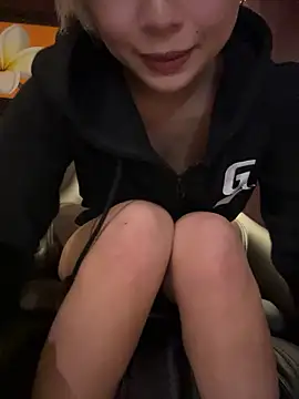 BADBITCHISAKI online show from 03/11/26, 02:23