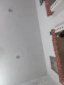 Snapshot of priyasharma899 chatting on 01/19/26, 04:33 priyasharma899 online show from 01/19/26, 04:33