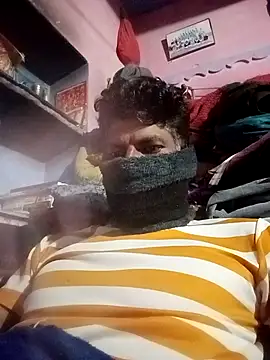 Snapshot of Hairymax_boy chatting on 01/17/26, 03:17 Hairymax boy online show from 01/17/26, 03:17