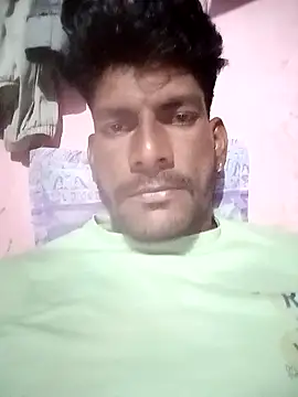 Snapshot of Hairymax_boy chatting on 03/01/26, 01:35 Hairymax boy online show from 03/01/26, 01:35