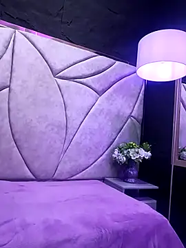 valenlopezz  online show from 03/23/26, 10:19