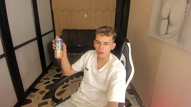 Snapshot of JuanSixx_ chatting on 01/14/26, 08:14 JuanSixx online show from 01/14/26, 08:14