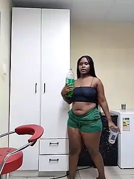 LUNAARXO1 online show from 04/08/26, 11:43