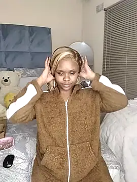 LUNAARXO1 online show from 07/12/26, 11:18