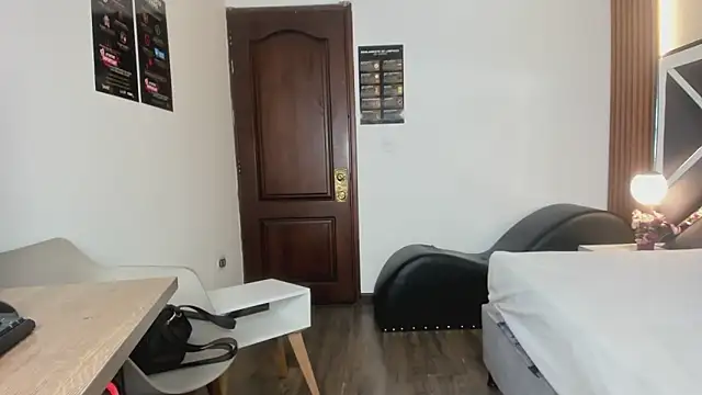 Ambarross  online show from 03/12/26, 02:01