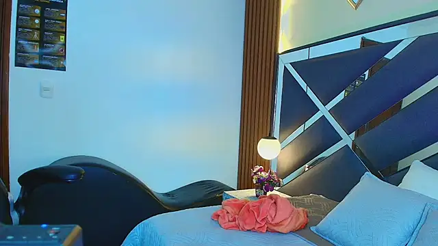 Ambarross  online show from 04/24/26, 02:19