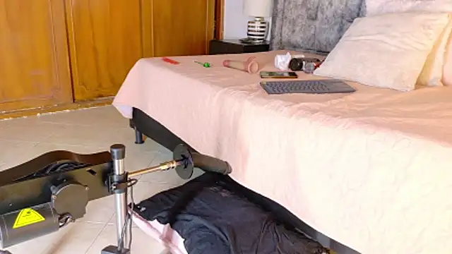 samirths boy  online show from 04/16/26, 07:14