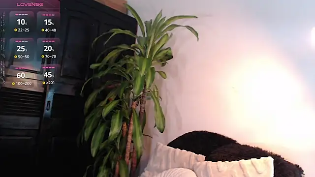 Snapshot of Mia_Volkova_ chatting on 05/09/26, 01:27 Mia Volkova online show from 05/09/26, 01:27