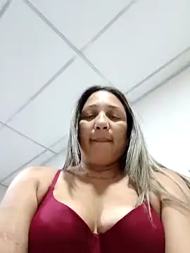 mariacarlota online show from 05/10/26, 01:44