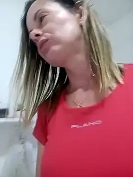 Snapshot of sapequinhaahmister chatting on 02/21/26, 03:29 sapequinhaahmister online show from 02/21/26, 03:29