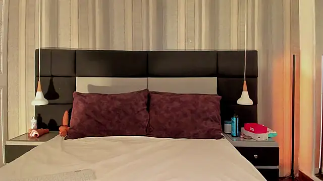 Snapshot of pamelamendez_1 chatting on 02/10/26, 03:54 pamelamendez 1 online show from 02/10/26, 03:54