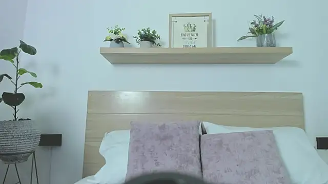 Snapshot of ivette_swan chatting on 02/12/26, 12:33 ivette swan online show from 02/12/26, 12:33