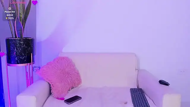 Emma collins01 online show from 04/18/26, 03:43