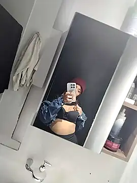 Small-lulu online show from 01/15/26, 12:26