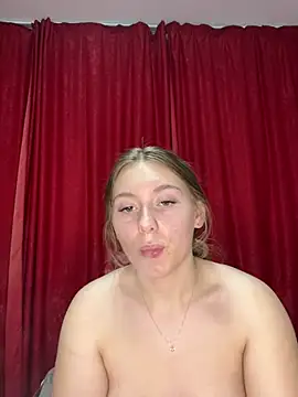 Snapshot of SweetSophia20 chatting on 02/01/26, 04:16 SweetSophia20 online show from 02/01/26, 04:16