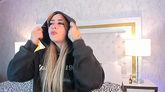 Xara Shadow online show from 02/17/26, 10:38