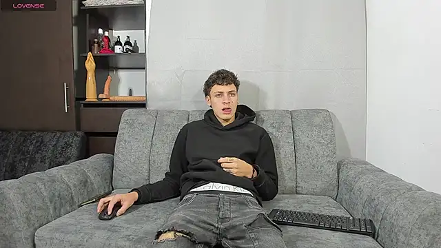 Snapshot of Two_sexboys chatting on 02/08/26, 07:39 Two sexboys online show from 02/08/26, 07:39