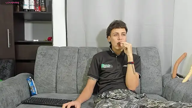 Snapshot of Two_sexboys chatting on 02/10/26, 07:12 Two sexboys online show from 02/10/26, 07:12