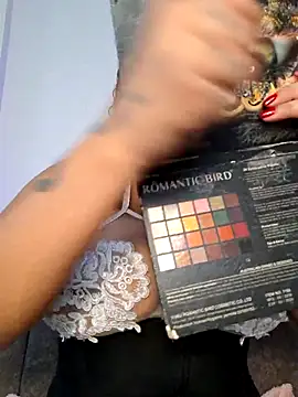 Snapshot of curly_girl_31 chatting on 02/19/26, 07:32 curly girl 31 online show from 02/19/26, 07:32