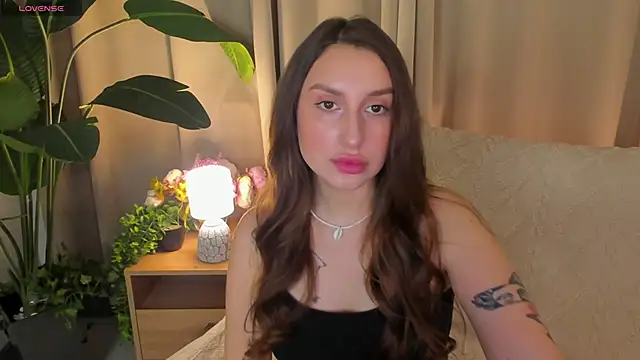Celine Coello online show from 05/05/26, 12:24
