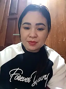 Snapshot of Luckygirls-399 chatting on 01/18/26, 02:15 Luckygirls-399 online show from 01/18/26, 02:15