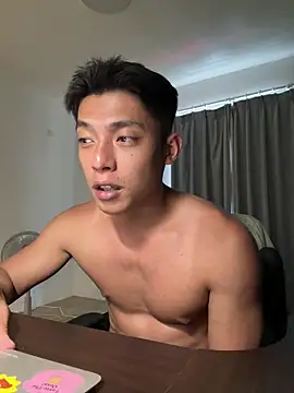 Yooo17 online show from 03/26/26, 07:03