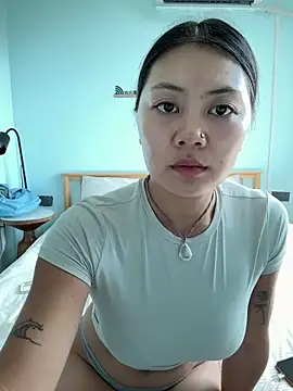 ruanruan05 online show from 04/14/26, 02:39