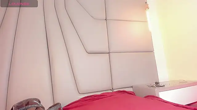 Miss-Saraii online show from 03/18/26, 04:10