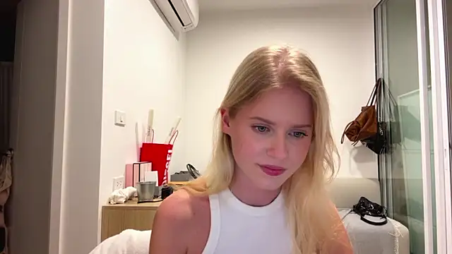 Snapshot of Slay_Swag chatting on 02/03/26, 10:20 Slay Swag online show from 02/03/26, 10:20